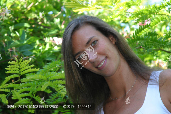 微笑的女孩