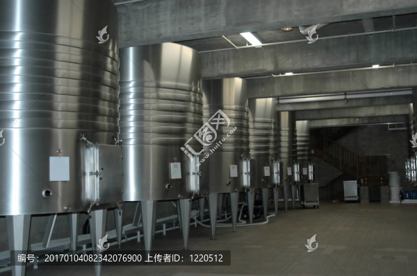 酒窖內(nèi)