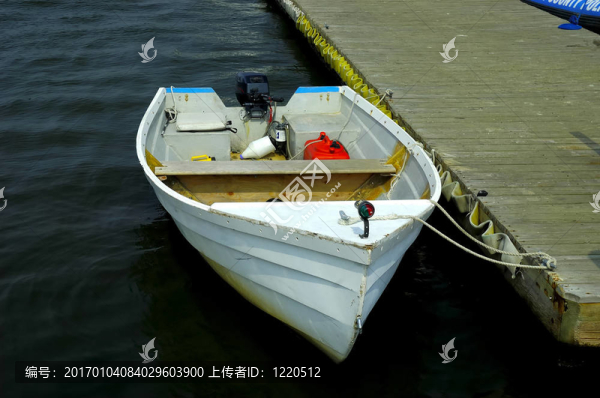 小船