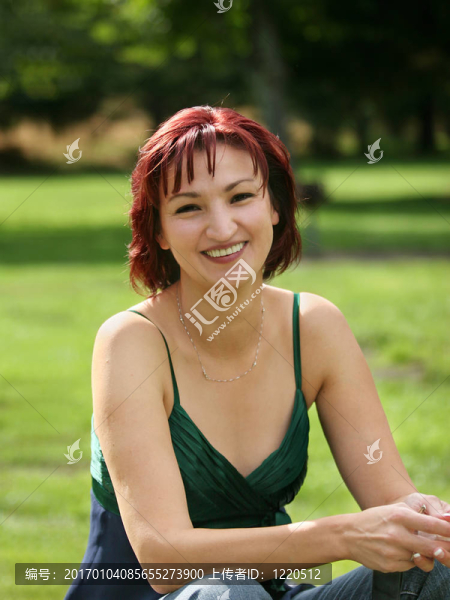 快樂(lè)的成熟的女人