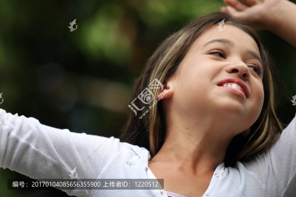 女孩在運(yùn)動(dòng)