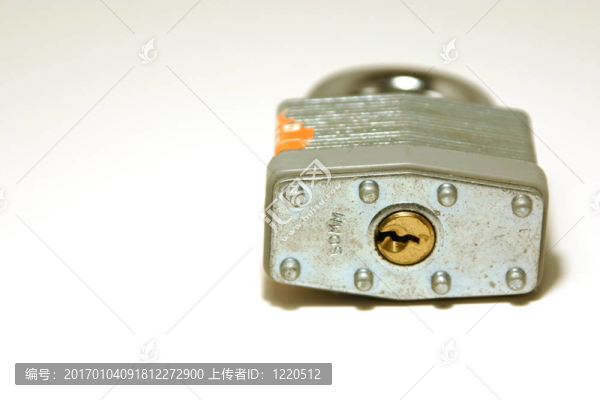 靠近掛鎖