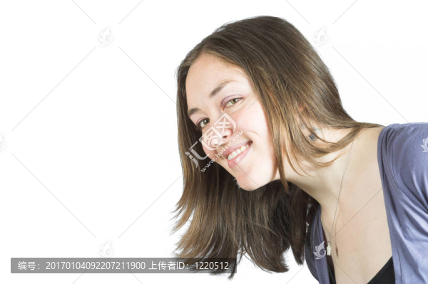 美麗的女人在框架里出現(xiàn)