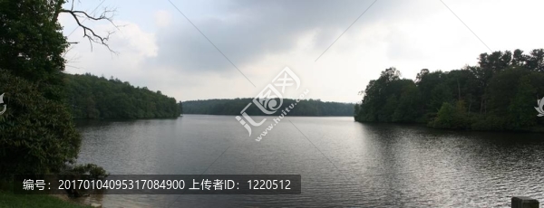 山湖全景