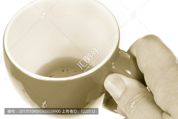 他早晨的一杯茶
