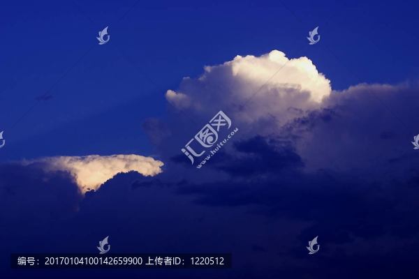 積雨云