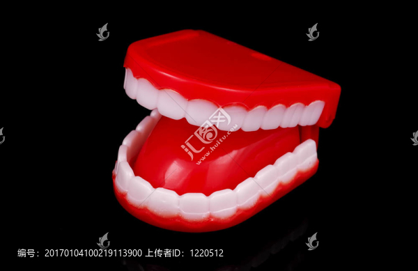 新奇的牙齒-匯圖網(wǎng) www.fosd68.com 新奇的牙齒