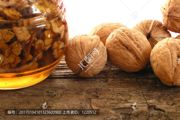 堅果和蜂蜜