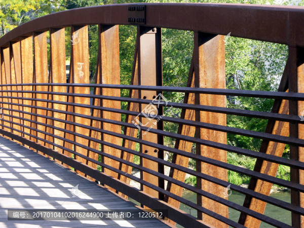 結(jié)構(gòu)和形式