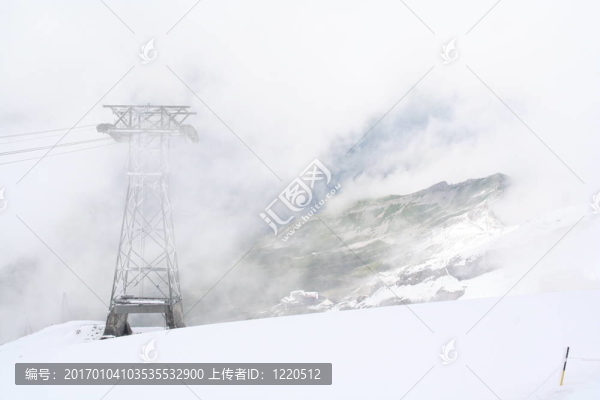 塔在Snow