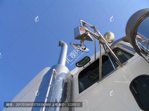 白色的卡車