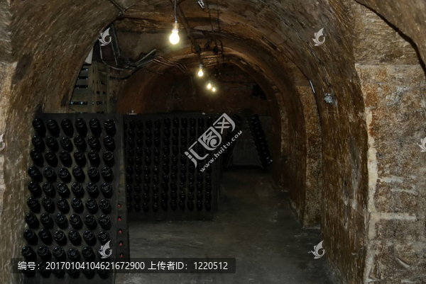 法國葡萄酒酒窖