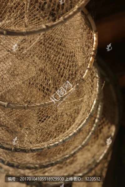 魚交錯(cuò)數(shù)組