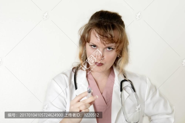 嚴厲的女醫(yī)生