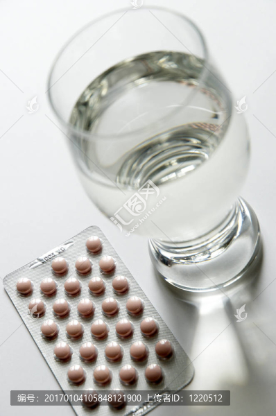 藥物和水