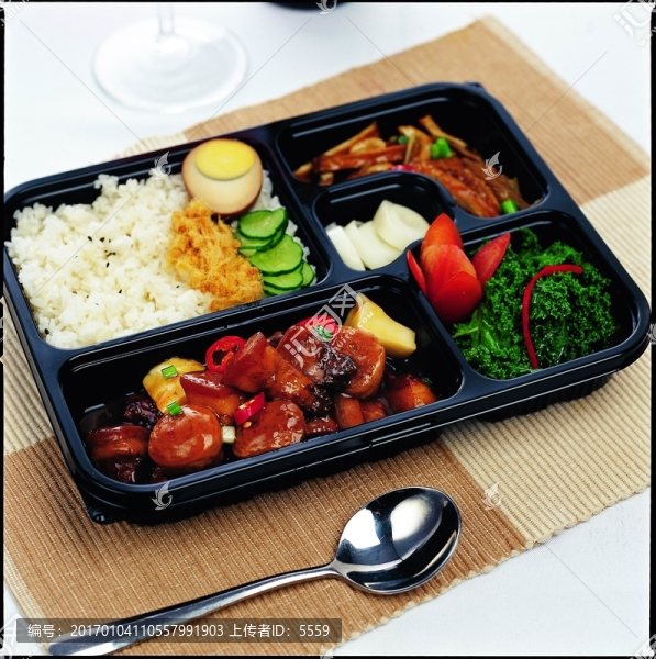 鹵肉飯