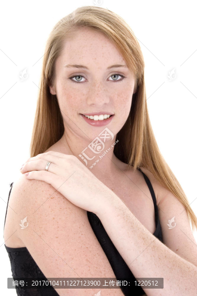 美麗的十四歲女孩在黑罐頂