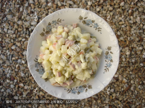 一碗土豆沙拉-匯圖網(wǎng) www.fosd68.com 一碗土豆沙拉