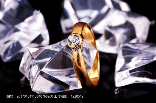 鉆石戒指