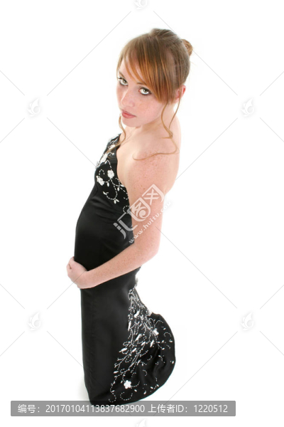 漂亮的十四歲女孩穿著正式的服裝