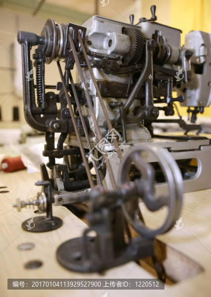 縫紉機(jī)