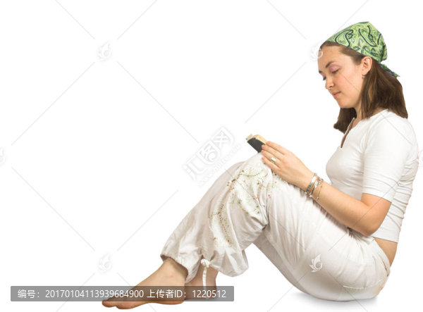 讀一本書的女孩