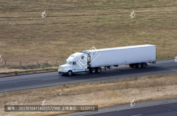 大鉆機(jī)的道路上1-匯圖網(wǎng) www.fosd68.com 大鉆機(jī)的道路上1