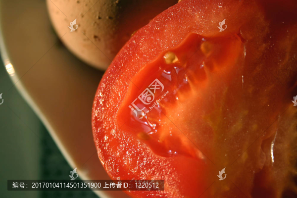 多汁的番茄