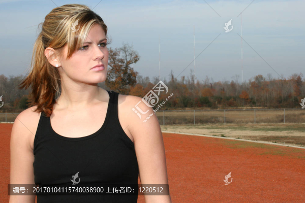 田徑運動的年輕女子
