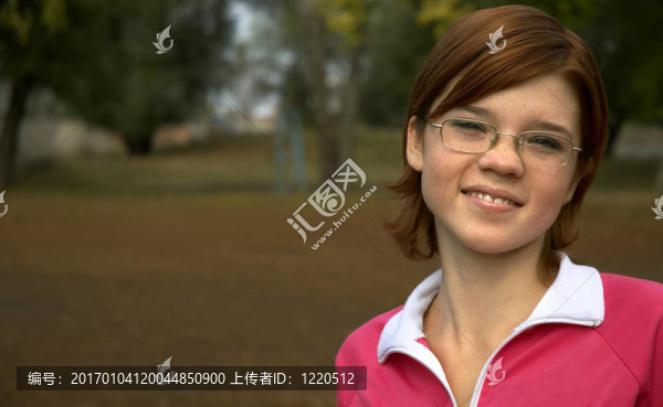 微笑的少女