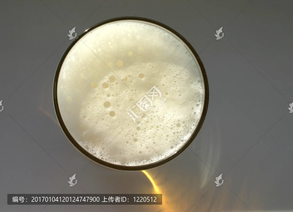 啤酒杯
