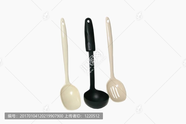 三個(gè)勺子