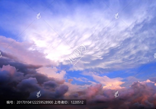 美麗的天空和云的形成