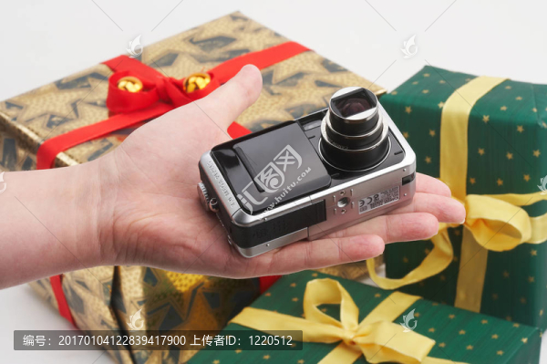 目前的數(shù)碼相機(jī)