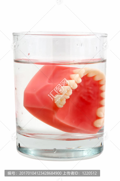 在格拉斯的牙齒