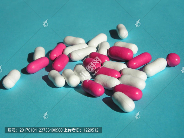 粉紅色和白色的藥片對(duì)積屑瘤