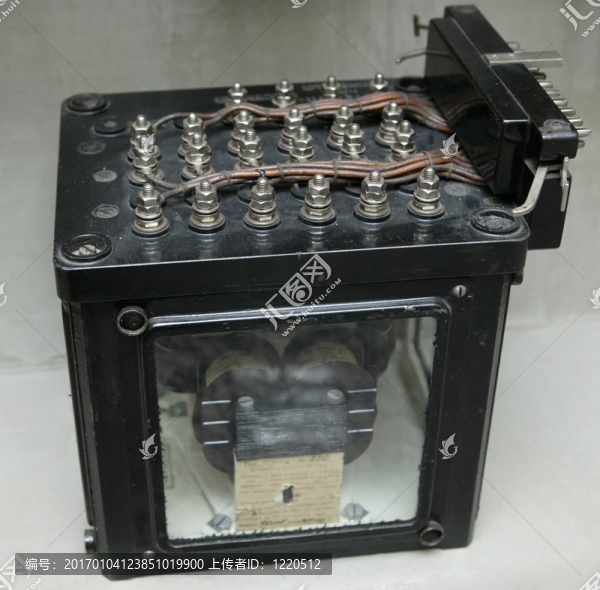 繼電器