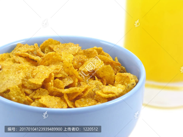 一碗麥片和橙汁
