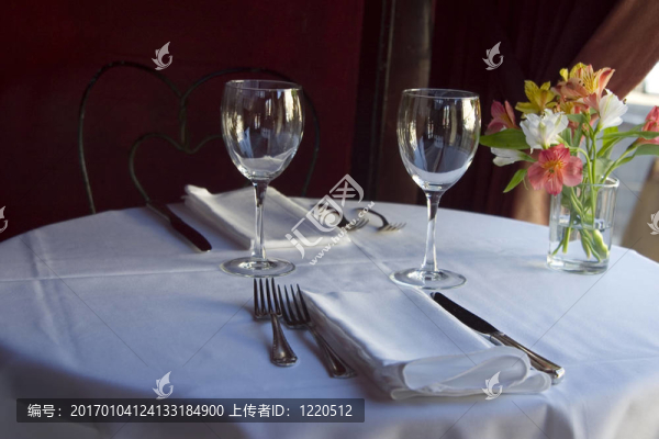 表格的設(shè)置5-匯圖網(wǎng) www.fosd68.com 表格的設(shè)置5