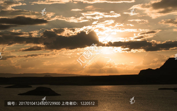 金色夕陽