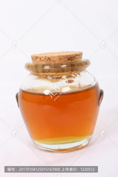 蜂蜜罐和一些蜂蜜
