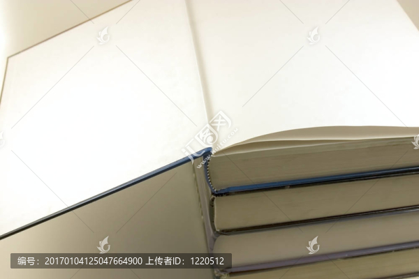 舊書(shū)堆積