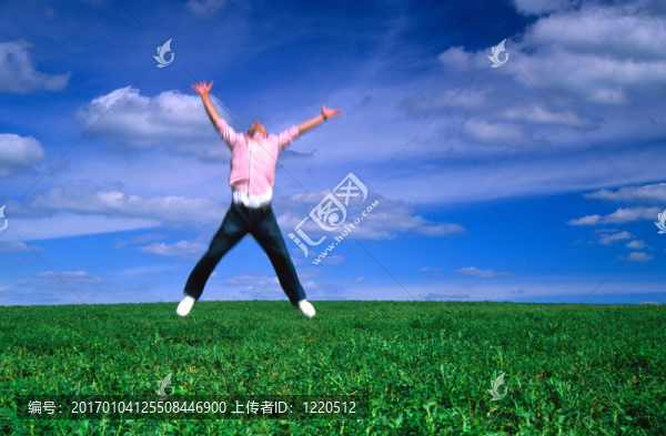 高興的跳了起來