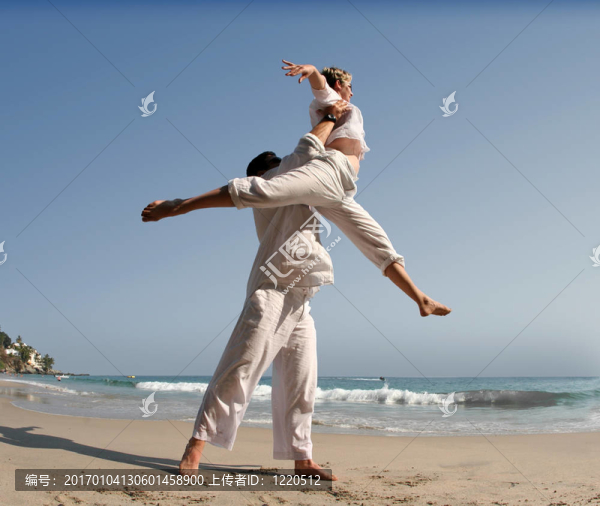海灘上的夫婦
