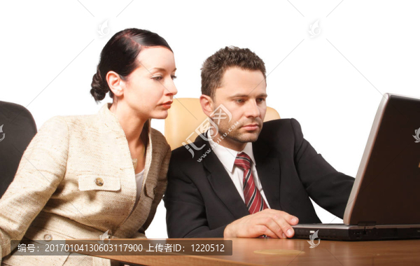 工作的夫婦