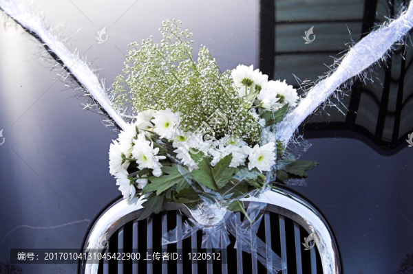 婚禮車上的花