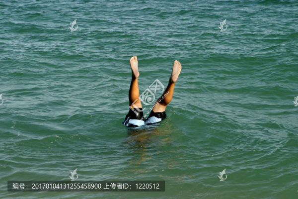 水汪汪的倒立