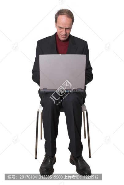 在筆記本電腦上瀏覽的人