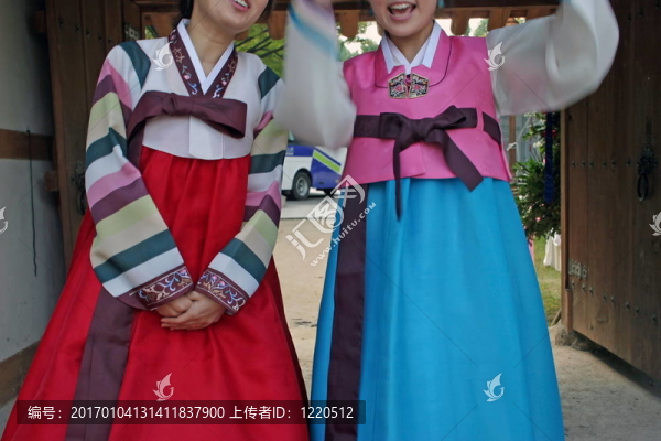穿韓服