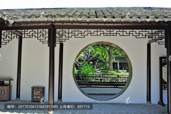 中式園林,月亮門,青瓦圍墻